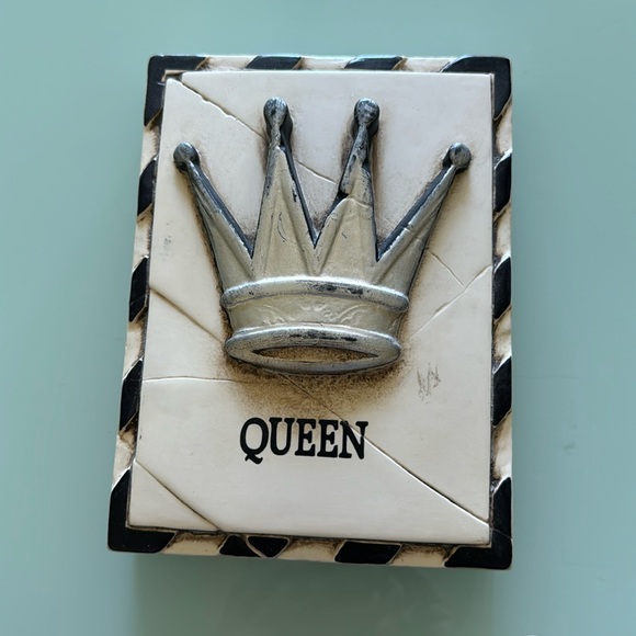 Sid Dickens Retired “Queen” Memory Block - Picture 1 of 6